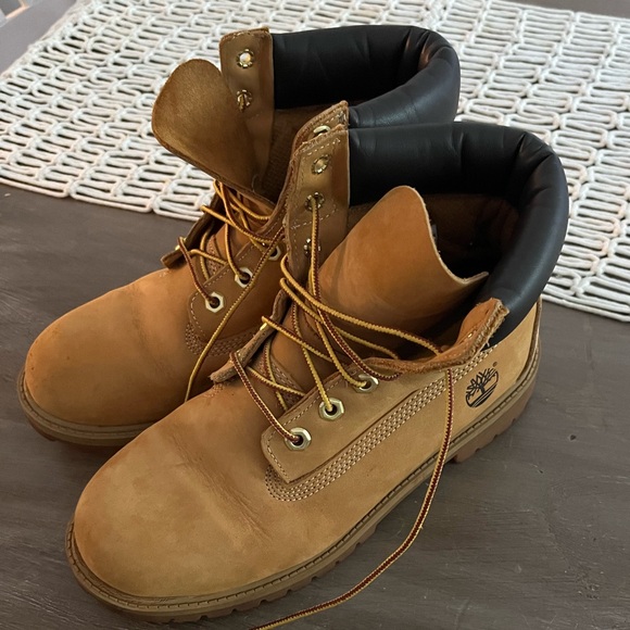 Timberland Boots - Picture 2 of 8